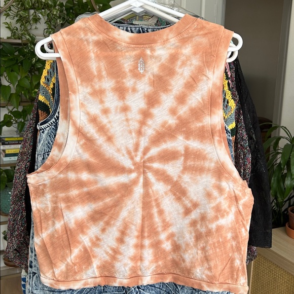 Free People Movement Tank. Size Medium. PTP: 22” - Picture 3 of 4